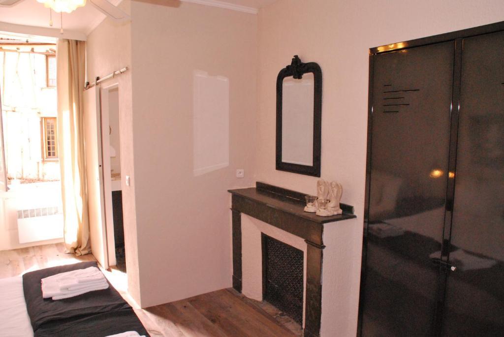 La Maison Au Puits Cordes-sur-Ciel Zimmer foto